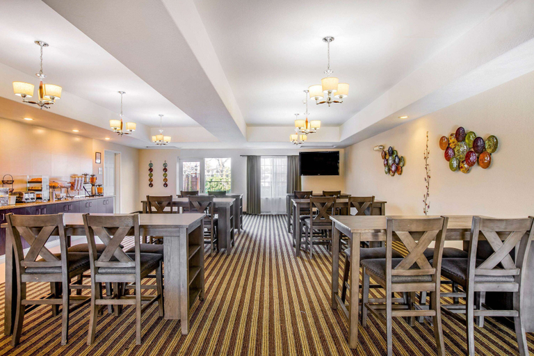 Food & Drinks 5, La Quinta Inn & Suites by Wyndham Fowler, Fresno