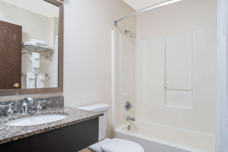 Bathroom 3, Days Inn by Wyndham Faribault, Rice