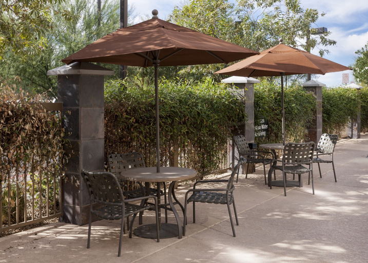 Food & Drinks 5, Hampton Inn & Suites Phoenix North/Happy Valley, Maricopa