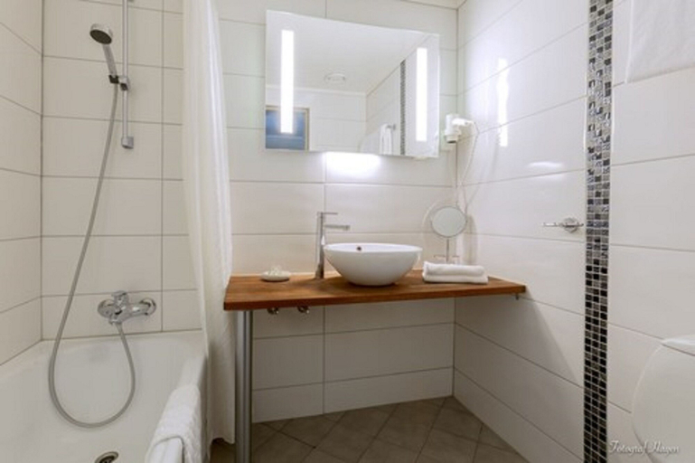 Bathroom 4, Havila Hotel Geiranger, Stranda