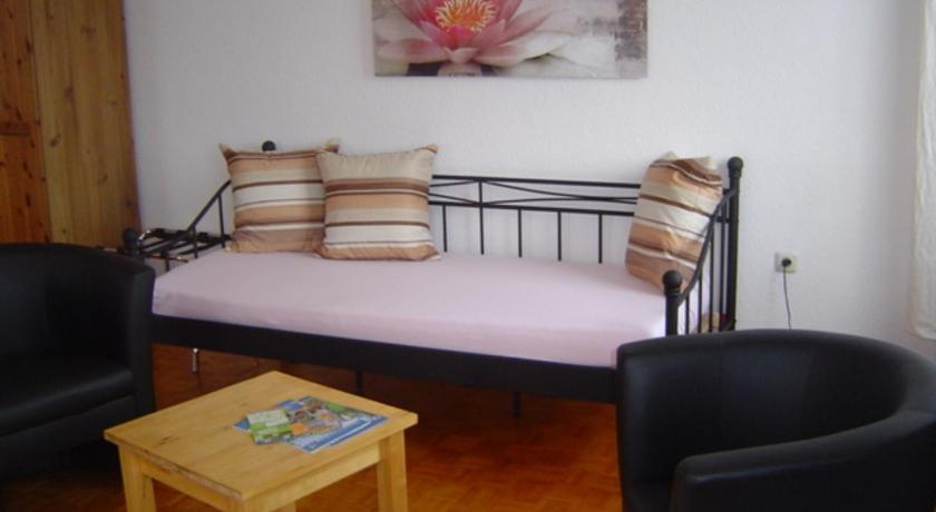 Bedroom 1, Hotel-Gasthof Wilder Mann, Schwandorf