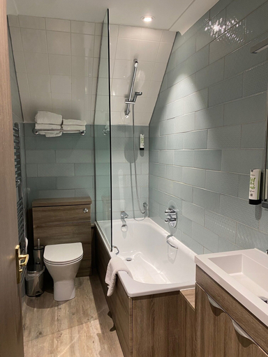 Bathroom 3, The Lodge at Meyrick Park, Bournemouth