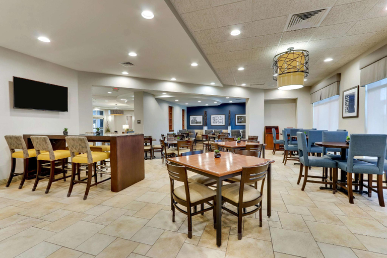 Food & Drinks 3, Drury Inn & Suites Sikeston, Scott