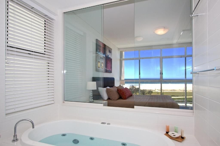 Bathroom 5, Kirra Surf Apartments, Gold Coast