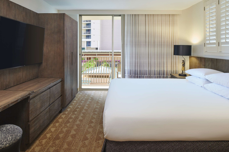 Bedroom 4, Embassy Suites by Hilton Waikiki Beach Walk, Honolulu