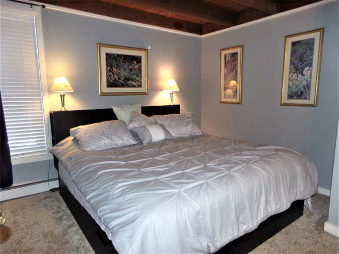 Bedroom 2, Three House 2 Bed 2 Bath THWC, Summit