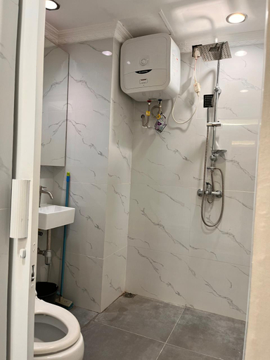 Bathroom 5, 2BR The boutique Apartmen, Central Jakarta