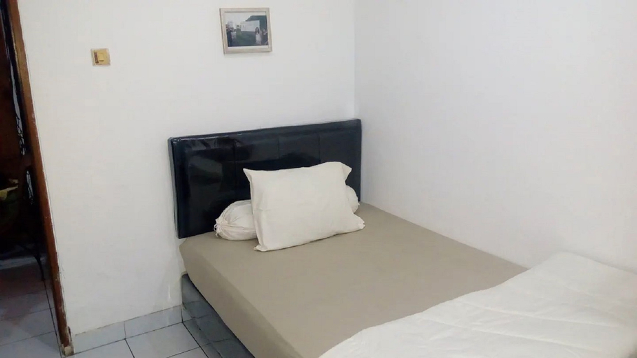 Guest House Omega, Depok