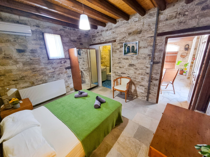 Bedroom, Skarinou's Landhouse Poolside Apartment, Larnaca