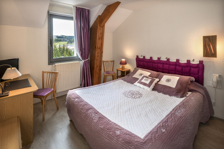 Bedroom 3, Hôtel Restaurant de la Poste, Lozère