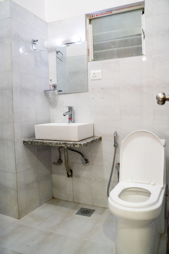 Bathroom 4, Hotel Janmabhumi, Bagmati