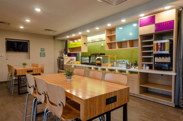 Food & Drinks 5, Home2 Suites by Hilton Atlanta Airport West, Atlanta