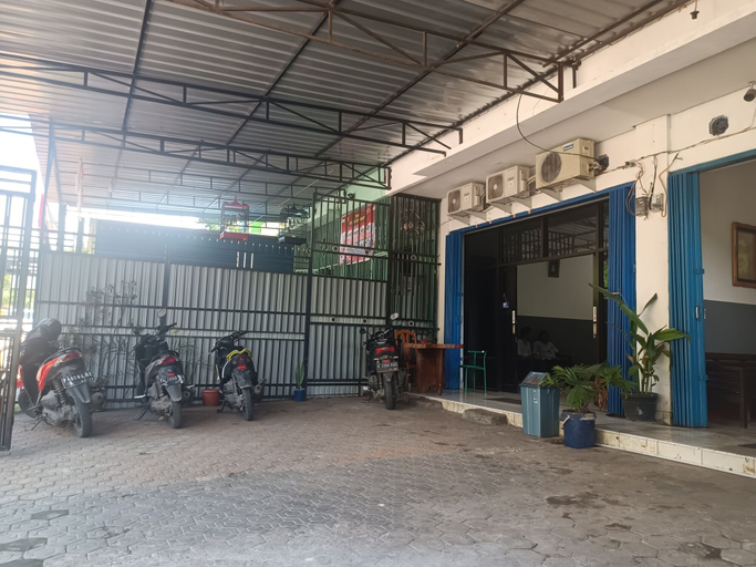 Exterior & Views, OYO 93117 Penginapan Tiga Dara, Jayapura