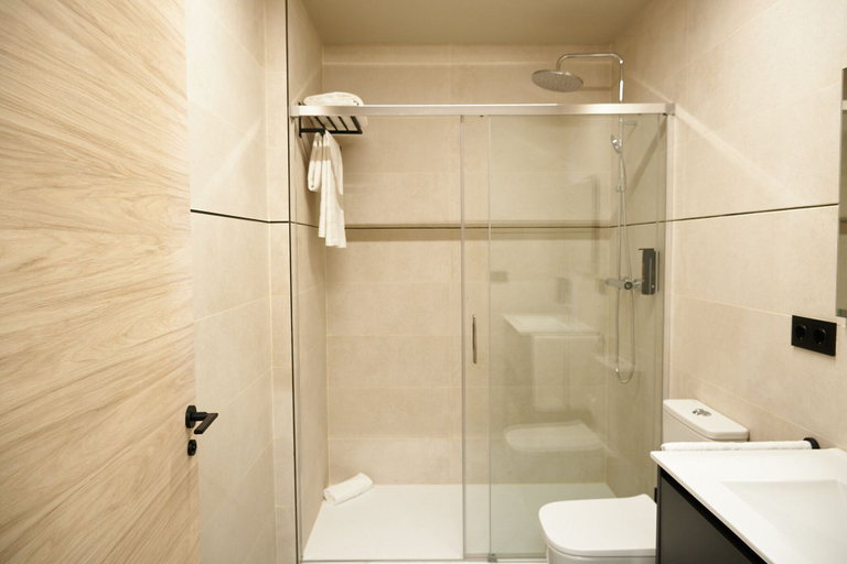 Bathroom 3, Dorm4You Arena 2, Valencia