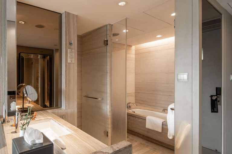 Bathroom 4, Grand Pacific Hotel Ningbo, Ningbo