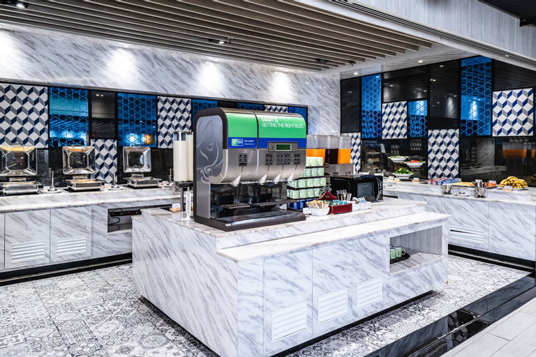Food & Drinks 4, Holiday Inn Express BANGKOK SUKHUMVIT 11, Wattana