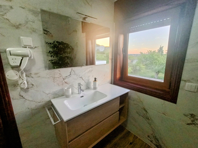 Bathroom 4, Quinta da Costinha, Alijó