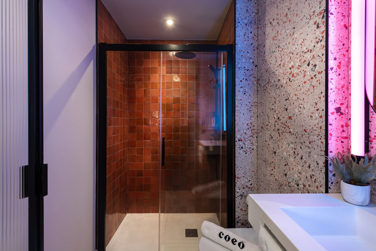 Bathroom 4, Coeo Peña Design Apartments, Málaga