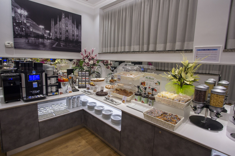 Food & Drinks 2, Hotel Flora, Milano