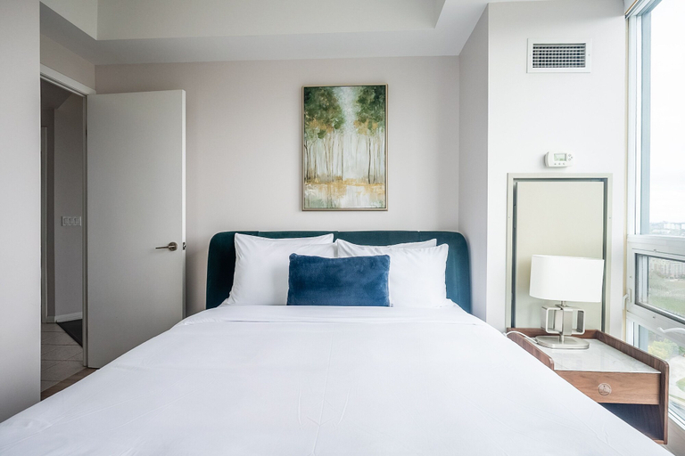 Bedroom 3, Neptune Signature Stays, Toronto