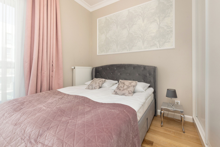 Bedroom 3, Prymasa Tysiąclecia Apartment by Renters, Warsaw