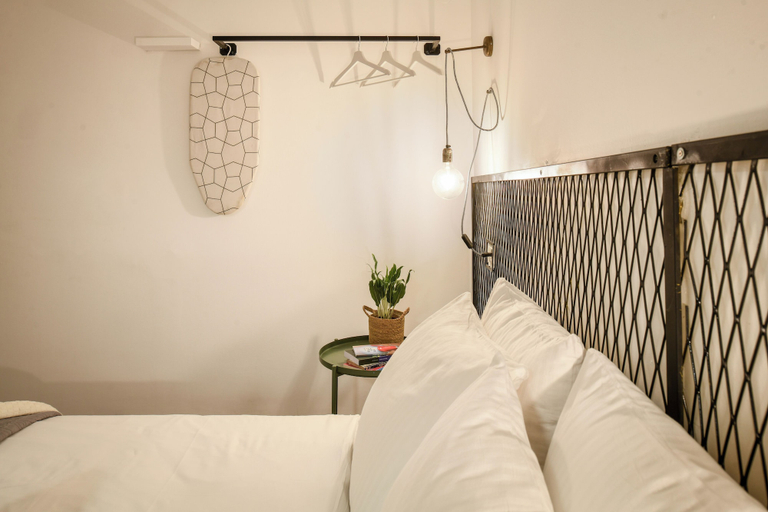 Bedroom 5, The Carmel House Apt hotel By Sea N Rent