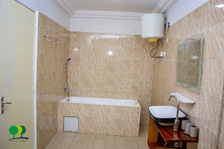 Bathroom 4, Villa De l'Intégration, Kadiogo