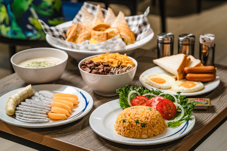 Food & Drinks 5, Holiday Inn Express BANGKOK SUKHUMVIT 11, Wattana