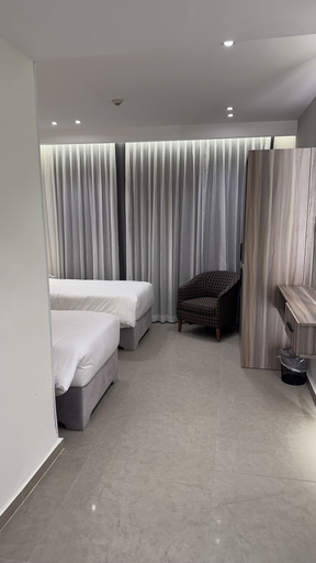 Bedroom 3, Jerusalem Metropole Hotel, Jerusalem