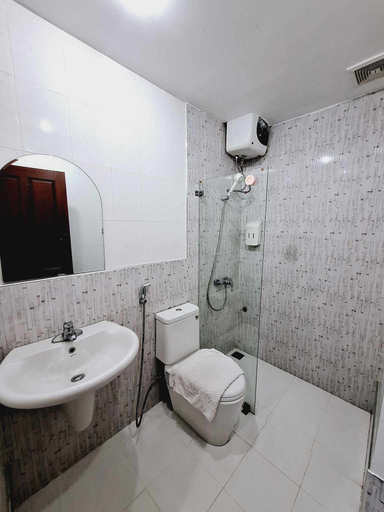 Bathroom, Sinakhone Vientiane Hotel, Vientiane