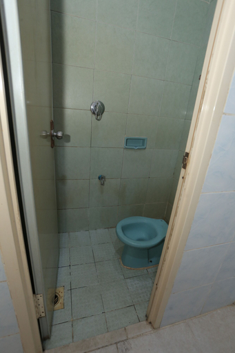 Bathroom, OYO 93135 Wisma Bayt Hikmah, Bogor