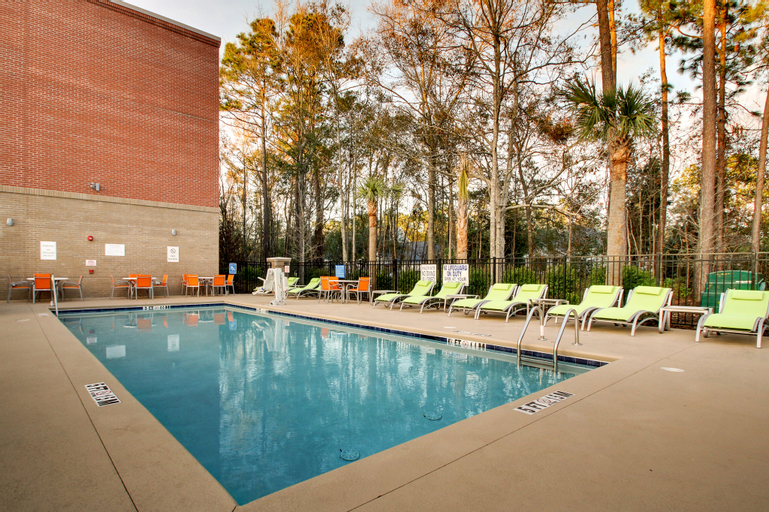 Holiday Inn Express & Suites Charleston NE Mt Pleasant US17, Charleston
