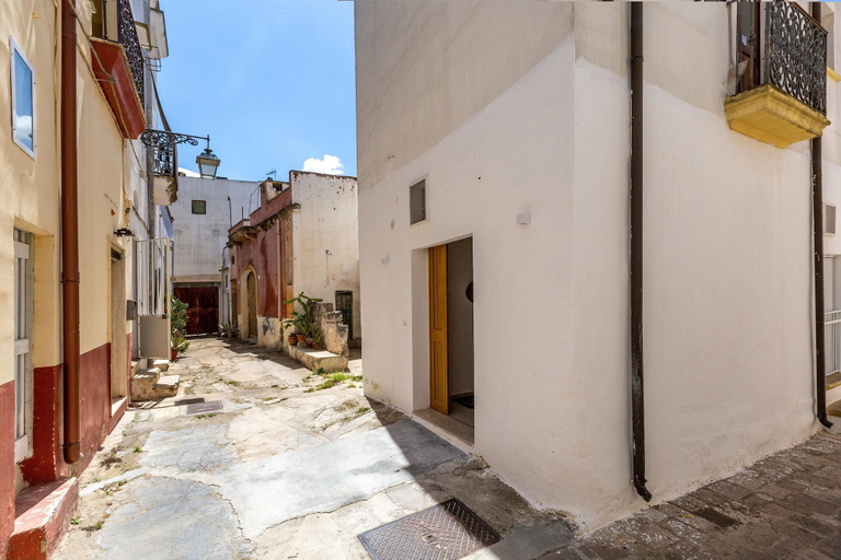 Property grounds 3, 3482 Vico dei Mille by Barbarhouse, Lecce
