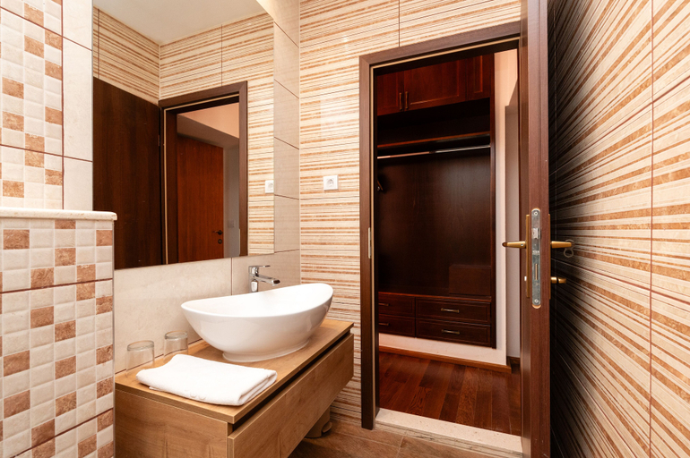 Bathroom 4, Heritage Hotel Tragos, Trogir