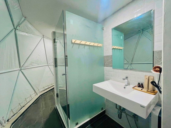 Bathroom, papa q suite resorts, Muang Roi Et