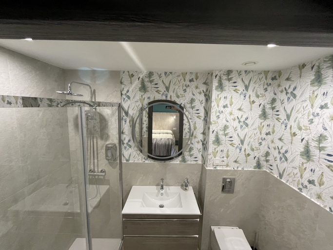 Bathroom 3, Apartamentos Aljama, Burgos