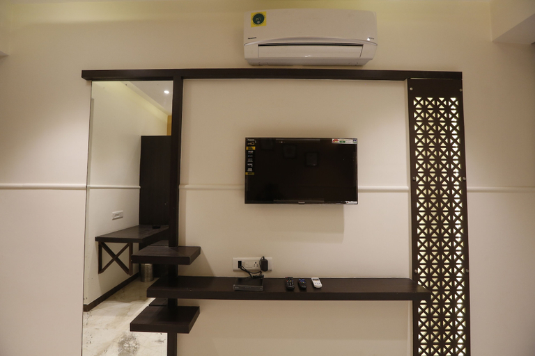Bathroom, Hotel Maple Inn, Ahmadabad
