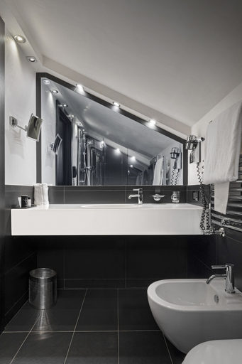 Bathroom 4, LHP Hotel Napoleon, Milano