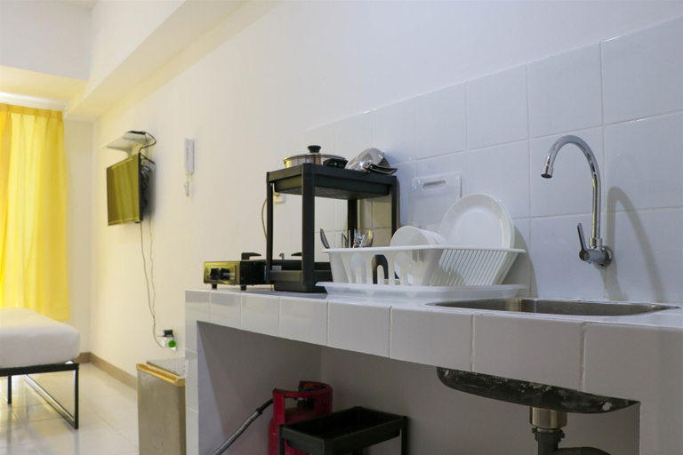 Bathroom 5, Compact And Tidy Studio At Tokyo Riverside Pik 2 Apartment, Tangerang