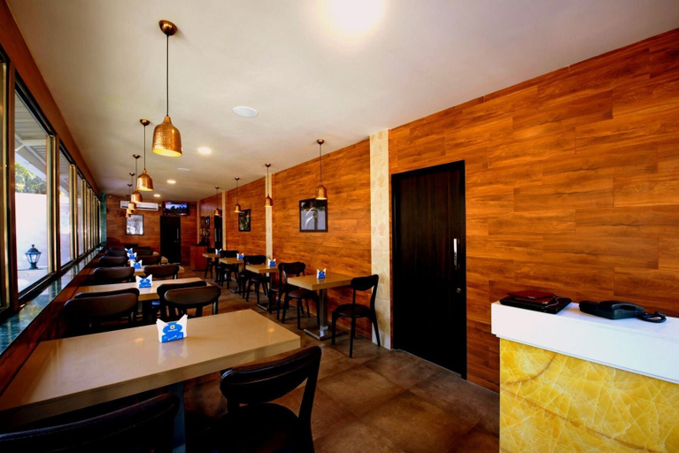 Others 5, The Aksa Hotel, Mumbai Suburban
