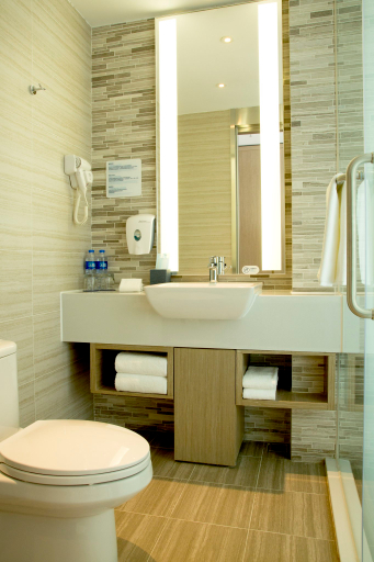 Bathroom 4, Holiday Inn Express ANSHAN DOWNTOWN by IHG, Anshan