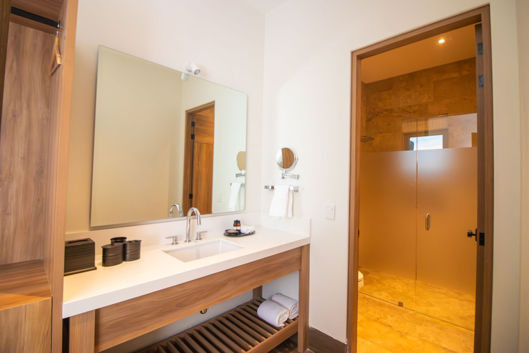 Bathroom 4, Hotel Vinícola Parvada by Lumina, Parras