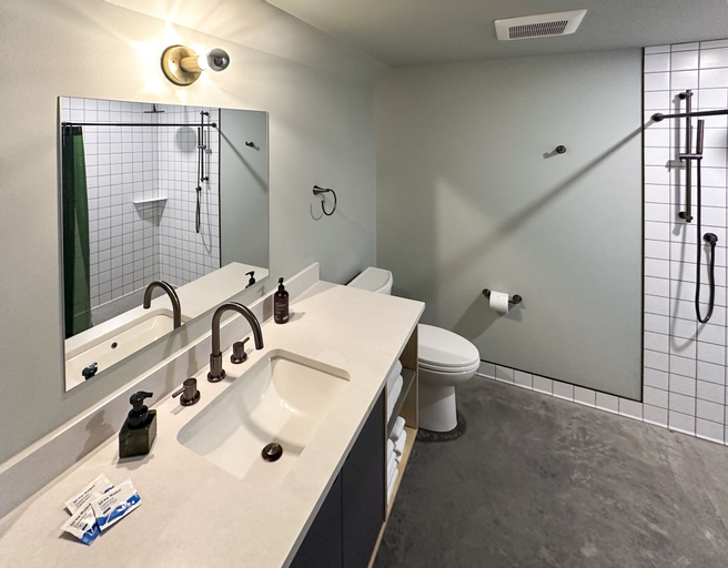Bathroom 15