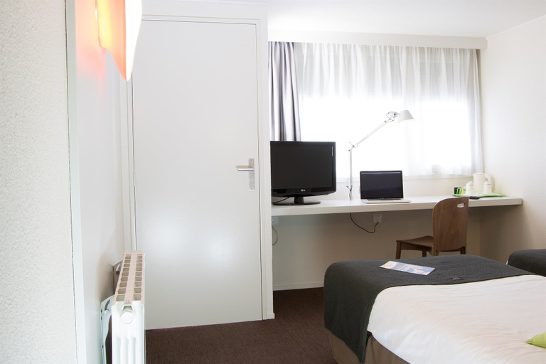 Bedroom 3, Hotel Campanile Nantes Est - Saint Sébastien Sur Loire, Loire-Atlantique