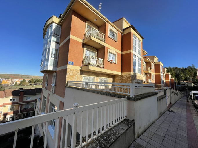 Exterior & Views 2, Apartamentos Aljama, Burgos