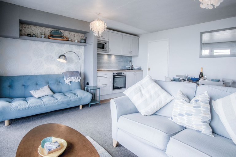 Others 4, 17 Beach Court - 2 Bed Apartment - Saundersfoot, Pembrokeshire