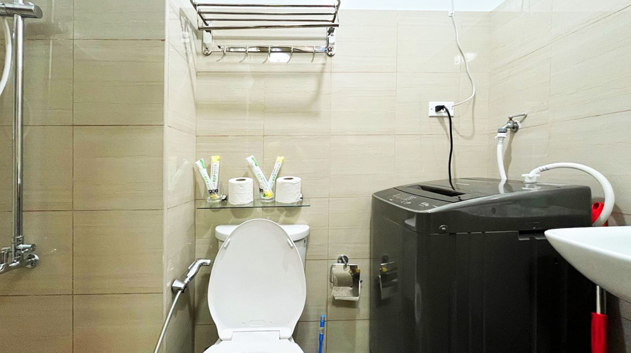 Bathroom 3, Shore 2 Residences, Pasay City