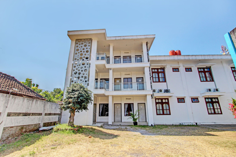 Exterior & Views 1, Hotel O Griya Lestari Pati 2, Pati