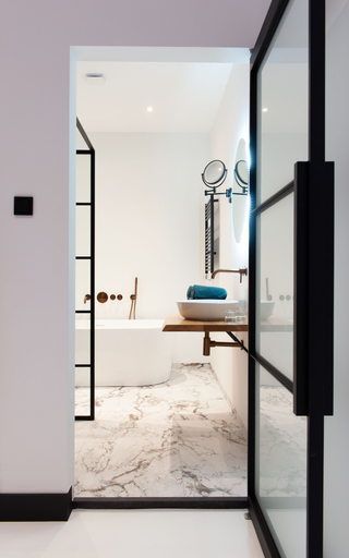 Bathroom 3, De Salon van Fagel, The Hague