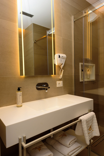 Bathroom 3, Navy Hotel, Vlorës